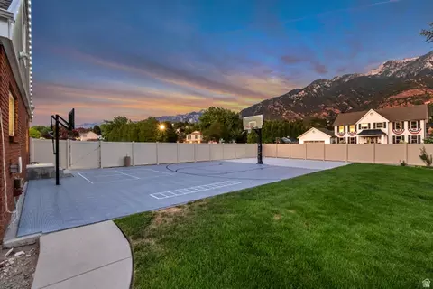 Exterior - 2148 E Pinecrest Ln S, Sandy, UT 84092 photo 7 of 7