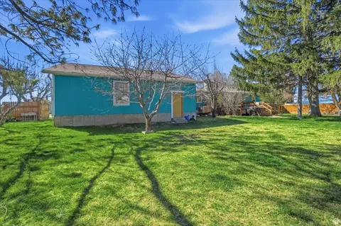 Exterior - 415 E 1st S, Preston, ID 83263 photo 5 of 12