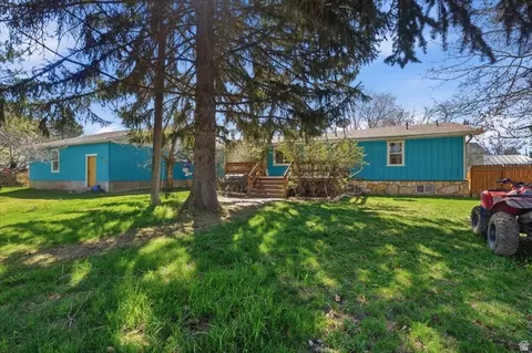 Exterior - 415 E 1st S, Preston, ID 83263 photo 6 of 12