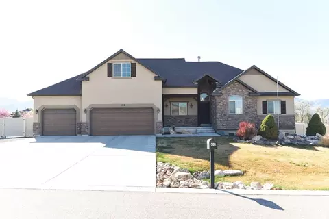508 S Honey Tree Ln W, Grantsville, UT 84029