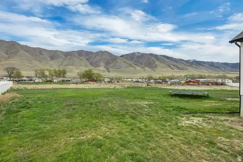 Exterior - 1676 E Coreys Ct, Lake Point, UT 84074 photo 6 of 6
