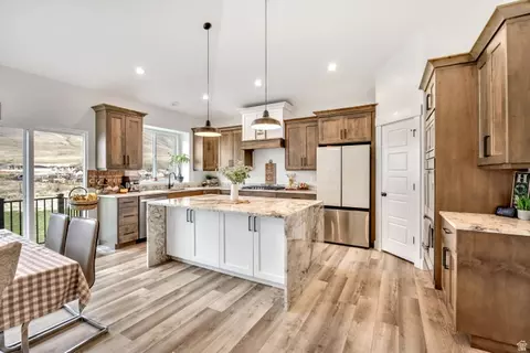 Kitchen - 1676 E Coreys Ct, Lake Point, UT 84074 photo 1 of 3