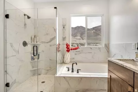 Bath - 1676 E Coreys Ct, Lake Point, UT 84074 photo 1 of 2