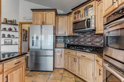Kitchen - 775 E 1500 S, Bountiful, UT 84010 photo 3 of 5