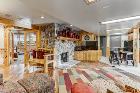 Living - 775 E 1500 S, Bountiful, UT 84010 photo 5 of 6