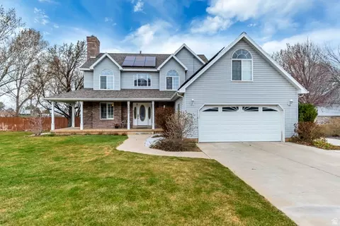 Exterior - 1697 N 500 W, Mapleton, UT 84664 photo 2 of 6