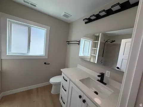Bath - 210 Ridgeway St, Helper, UT 84526 photo 1 of 6