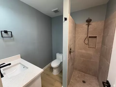 Bath - 210 Ridgeway St, Helper, UT 84526 photo 4 of 6