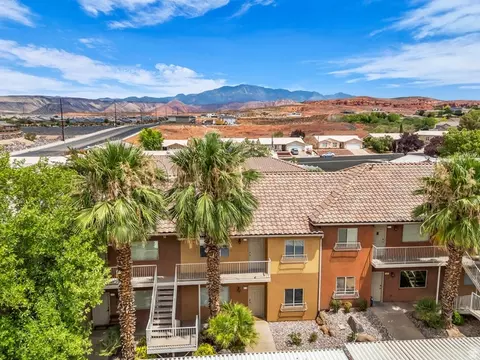 700 N Main St #E6, Washington, UT 84780 photo 2