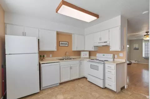 Kitchen - 488 E 200 S #5B, Clearfield, UT 84015 photo 2 of 2