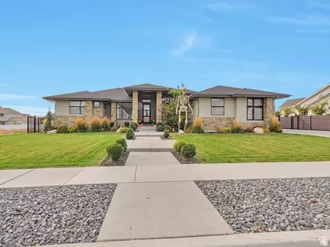 15 N Morning Mist Ln, Kaysville, UT 84037