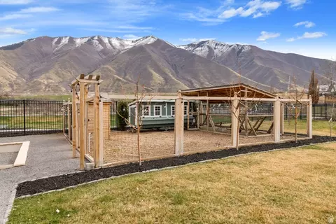 Exterior - 684 Lookout Point Dr, Mapleton, UT 84664 photo 26 of 37