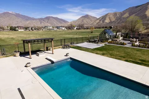 Exterior - 684 Lookout Point Dr, Mapleton, UT 84664 photo 9 of 37
