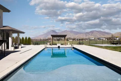 Exterior - 684 Lookout Point Dr, Mapleton, UT 84664 photo 14 of 37