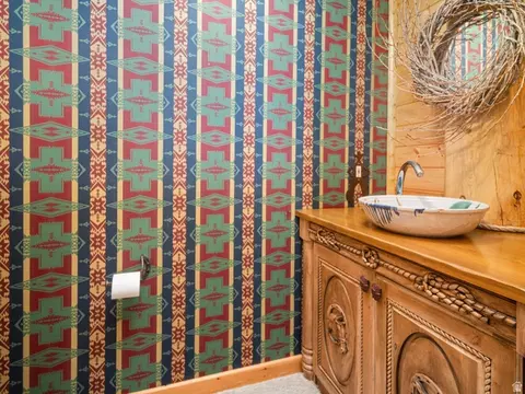 Bath - 6781 N Chaparral Dr, Eden, UT 84310 photo 1 of 8