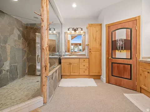Bath - 6781 N Chaparral Dr, Eden, UT 84310 photo 2 of 8