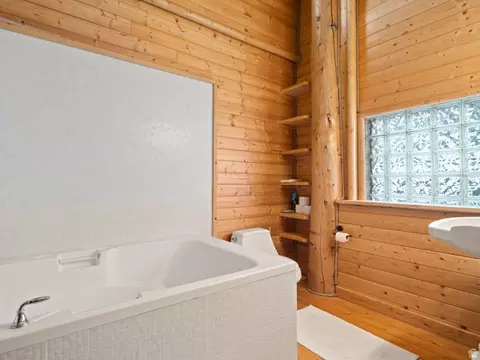 Bath - 6781 N Chaparral Dr, Eden, UT 84310 photo 6 of 8