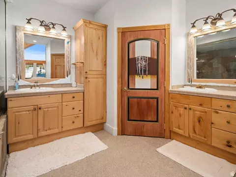 Bath - 6781 N Chaparral Dr, Eden, UT 84310 photo 3 of 8