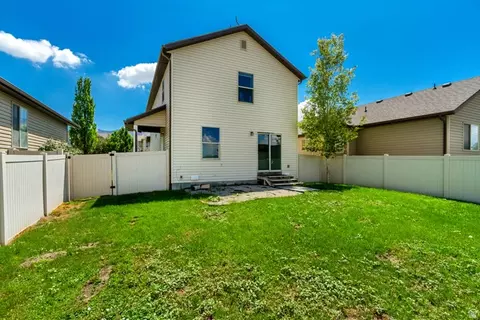 Exterior - 3755 N Tumwater Dr E, Eagle Mountain, UT 84005 photo 4 of 8