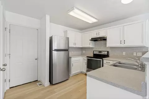 Kitchen - 3755 N Tumwater Dr E, Eagle Mountain, UT 84005 photo 1 of 1