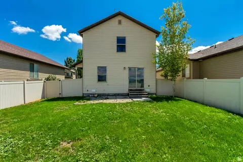 Exterior - 3755 N Tumwater Dr E, Eagle Mountain, UT 84005 photo 5 of 8