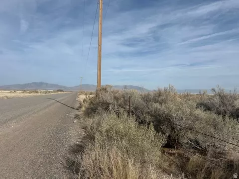 1800 E 1000 S, Delta, UT 84624 photo 2