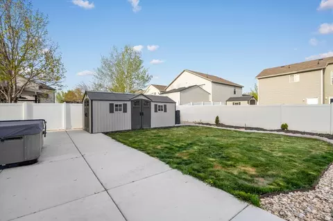 Exterior - 1969 S 575 E, Clearfield, UT 84015 photo 8 of 8