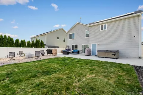 Exterior - 1969 S 575 E, Clearfield, UT 84015 photo 6 of 8