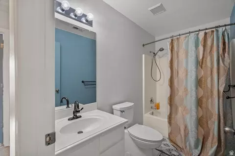 Bath - 1969 S 575 E, Clearfield, UT 84015 photo 3 of 4