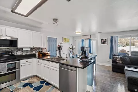 Kitchen - 1969 S 575 E, Clearfield, UT 84015 photo 2 of 5