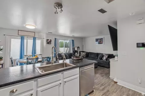 Kitchen - 1969 S 575 E, Clearfield, UT 84015 photo 1 of 5