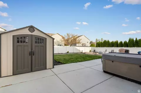 Exterior - 1969 S 575 E, Clearfield, UT 84015 photo 7 of 8