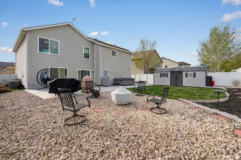 Exterior - 1969 S 575 E, Clearfield, UT 84015 photo 5 of 8