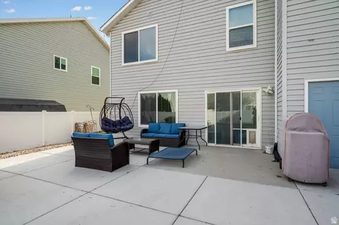 Exterior - 1969 S 575 E, Clearfield, UT 84015 photo 4 of 8
