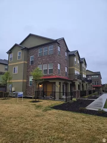 699 E Hillock Ct S #16, Draper, UT 84020