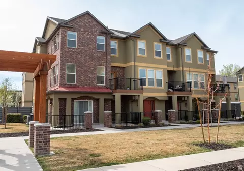 699 E Hillock Ct S #16, Draper, UT 84020