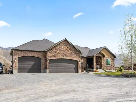 Exterior - 3050 N Bronzewood Cir, Erda, UT 84074 photo 2 of 11