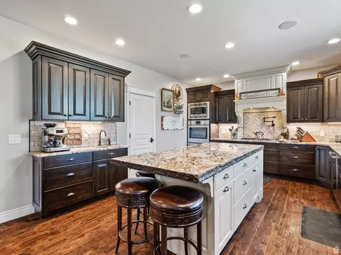 Kitchen - 3050 N Bronzewood Cir, Erda, UT 84074 photo 1 of 5