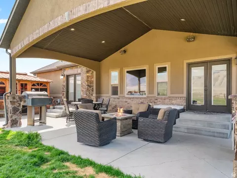 Exterior - 3050 N Bronzewood Cir, Erda, UT 84074 photo 4 of 11