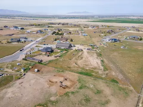 View/Area - 3050 N Bronzewood Cir, Erda, UT 84074 photo 7 of 8