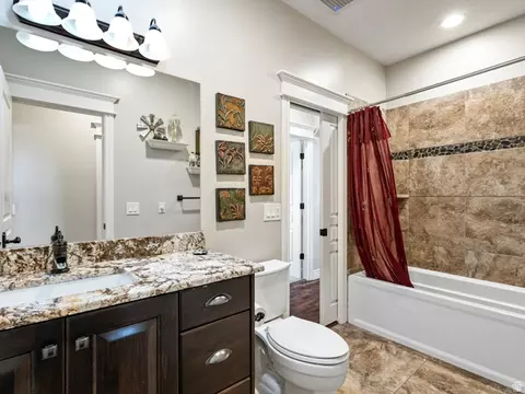 Bath - 3050 N Bronzewood Cir, Erda, UT 84074 photo 2 of 7