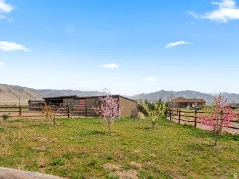 Exterior - 3050 N Bronzewood Cir, Erda, UT 84074 photo 10 of 11