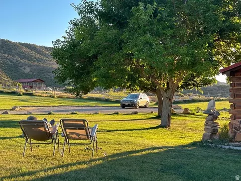 Exterior - 315 Abbey Rd, Moab, UT 84532 photo 1 of 8