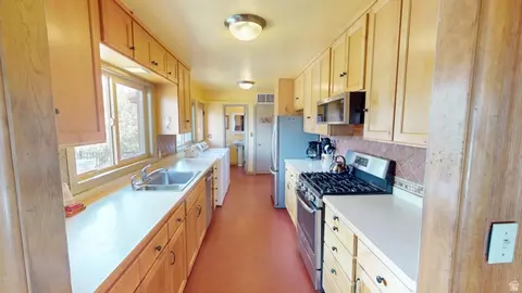 Kitchen - 315 Abbey Rd, Moab, UT 84532 photo 1 of 4