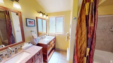 Bath - 315 Abbey Rd, Moab, UT 84532 photo 2 of 5