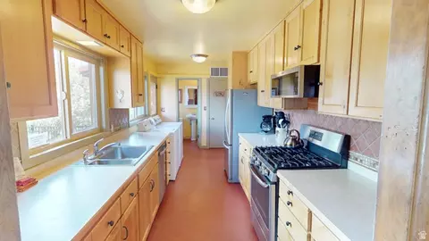 Kitchen - 315 Abbey Rd, Moab, UT 84532 photo 2 of 4
