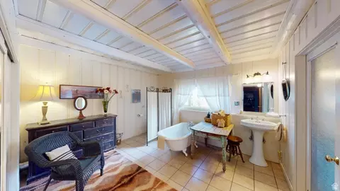 Bath - 315 Abbey Rd, Moab, UT 84532 photo 4 of 5