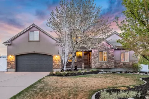 5612 W High Spirit Ct S, Herriman, UT 84096