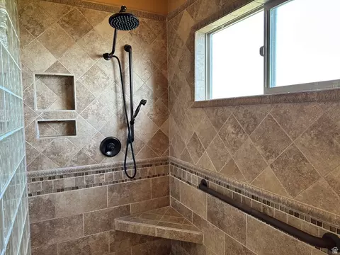 Bath - 395 S 200 E, Willard, UT 84340 photo 2 of 9