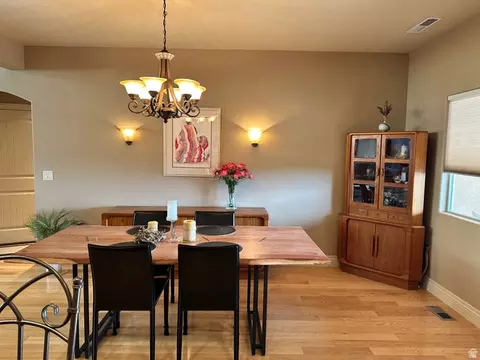 Dining - 395 S 200 E, Willard, UT 84340 photo 3 of 4
